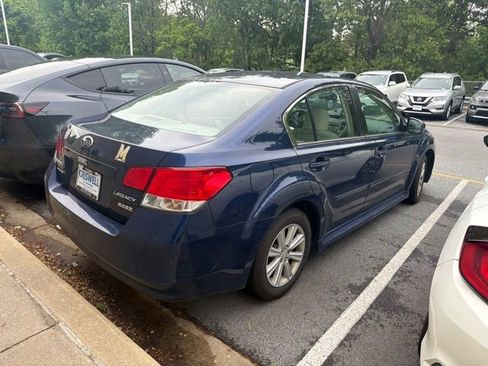Used 2011 Subaru Legacy 2.5i Premium w/ All-Weather Pkg AWD/4WD image 4