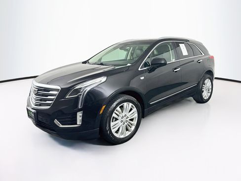 Used 2019 Cadillac XT5 Premium Luxury FWD image 3