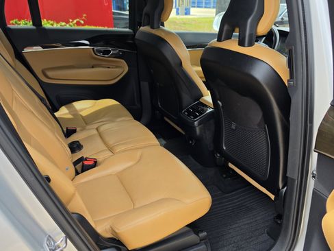 Used 2018 Volvo XC90 T6 Momentum w/ Convenience Package AWD/4WD image 28