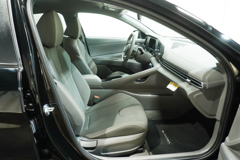 Certified 2026 Hyundai Elantra Sport FWD image 12