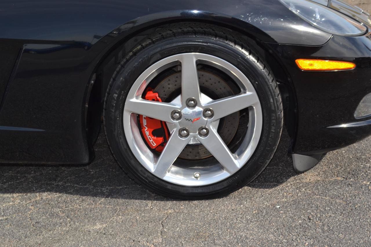 Used 2006 Chevrolet Corvette Convertible w/ Preferred Equipment Group RWD image 35