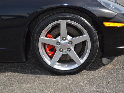 Used 2006 Chevrolet Corvette Convertible w/ Preferred Equipment Group RWD image 35