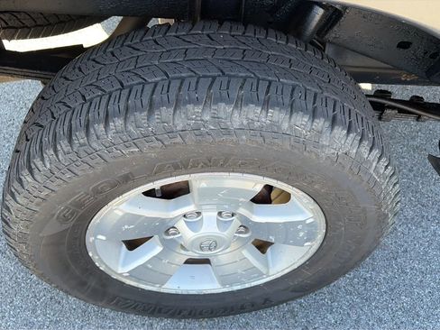 Used 2015 Toyota Tacoma 4x4 Double Cab w/ TRD Sport Package image 23