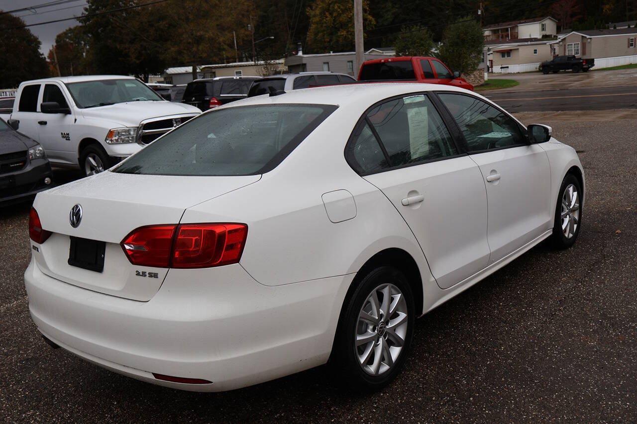Used 2011 Volkswagen Jetta SE FWD image 8