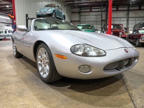 Used 2001 Jaguar XK8 Convertible RWD image 12