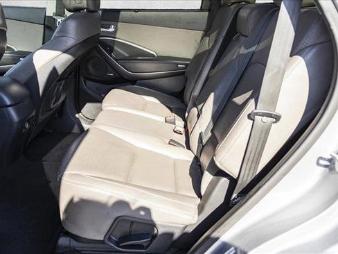 Used 2014 Hyundai Santa Fe GLS image 24