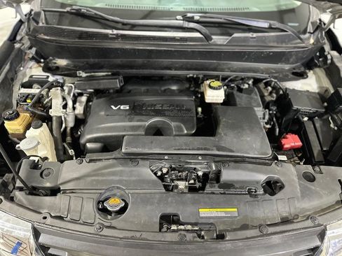 Used 2017 Nissan Pathfinder SV image 38