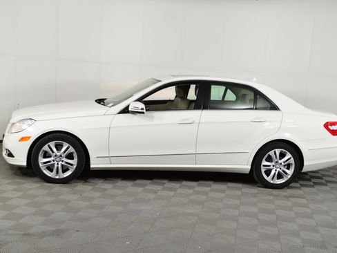Used 2011 Mercedes-Benz E 350 4MATIC Sedan image 2