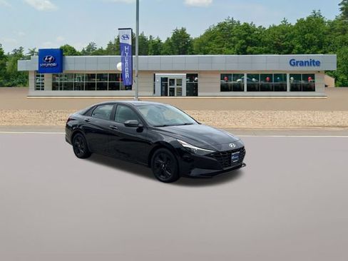 Certified 2021 Hyundai Elantra SEL w/ Convenience Package FWD image 5