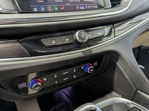 Used 2020 Buick Enclave Essence w/ Sound and Sites Package image 28