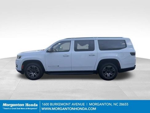 Used 2024 Jeep Wagoneer L Series II w/ Flexible Seating Group AWD/4WD image 5