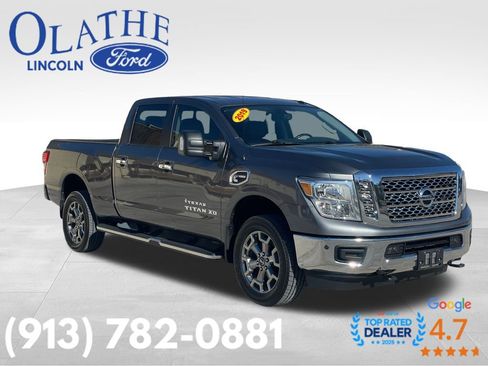 Used 2019 Nissan Titan SV w/ SV Convenience Package image 7