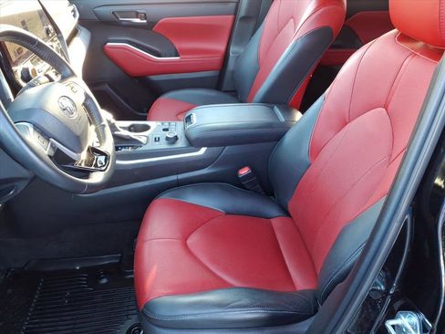 Used 2023 Toyota Highlander XSE image 10