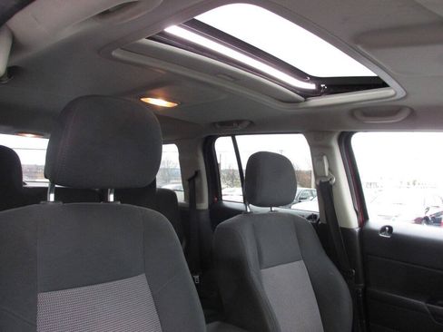 Used 2014 Jeep Patriot Latitude FWD image 30