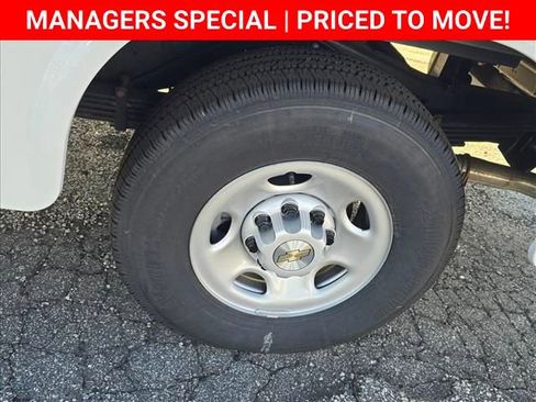 New 2025 Chevrolet Express 3500 w/ Power Convenience Package image 15
