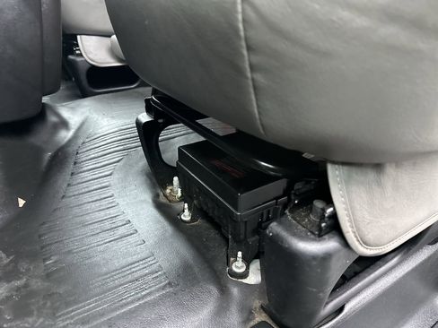 Used 2024 GMC Savana 2500 w/ Driver Convenience Package image 12