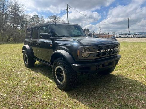 Used 2023 Ford Bronco Badlands w/ Sasquatch Package image 2