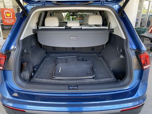 Used 2019 Volkswagen Tiguan SEL AWD/4WD image 17