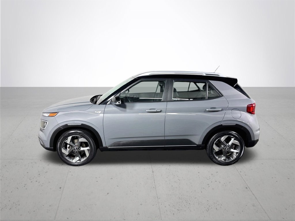 Used 2023 Hyundai Venue Limited w/ Cargo Package FWD image 9