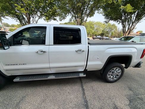 Used 2019 GMC Sierra 2500 Denali w/ Duramax Plus Package AWD/4WD image 3