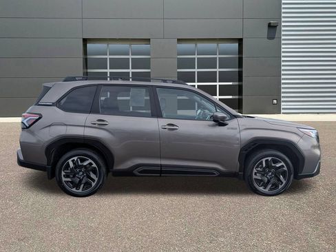 Used 2025 Subaru Forester Limited AWD/4WD image 4