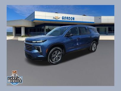 Used 2024 Chevrolet Traverse LT