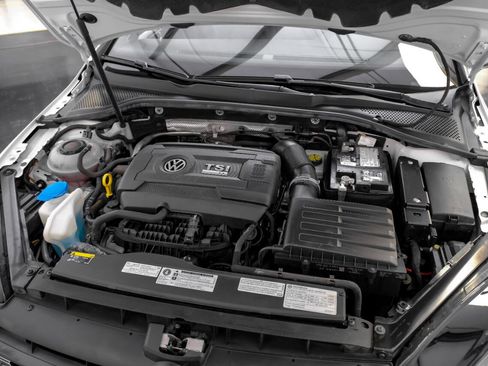 Used 2019 Volkswagen Golf R 4-Door image 41