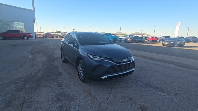 Used 2024 Toyota Venza XLE AWD/4WD image 4