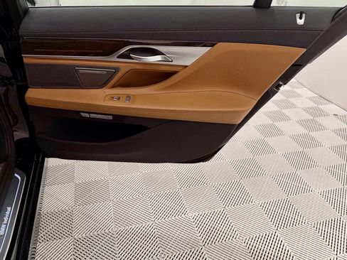 Used 2016 BMW 750i xDrive image 30