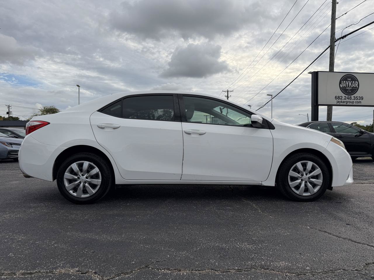 Used 2014 Toyota Corolla LE FWD image 4