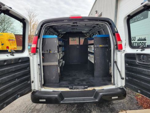 Used 2016 Chevrolet Express 2500 image 12
