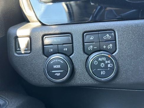 Used 2023 Chevrolet Silverado 1500 LTZ AWD/4WD image 26
