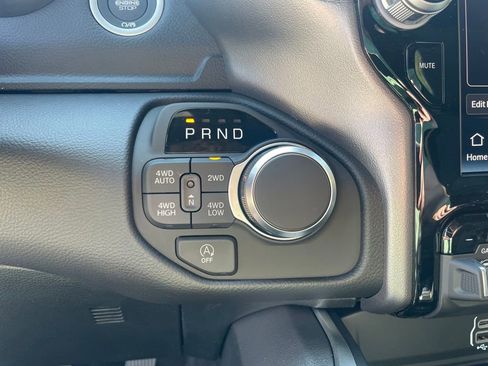 New 2026 RAM 1500 4x4 Crew Cab image 17