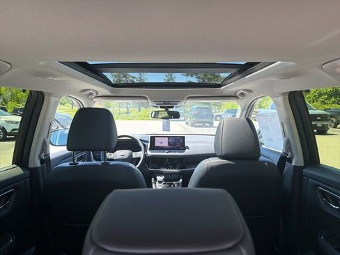 New 2026 Nissan Rogue Platinum AWD/4WD image 15