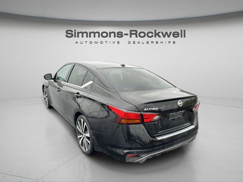 Used 2021 Nissan Altima 2.5 SR FWD image 3