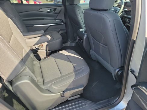 New 2026 Chevrolet Traverse LT image 15