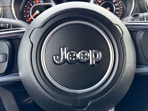 Used 2021 Jeep Wrangler Unlimited Sahara image 28