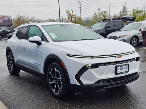 New 2026 Chevrolet Equinox EV LT FWD image 7