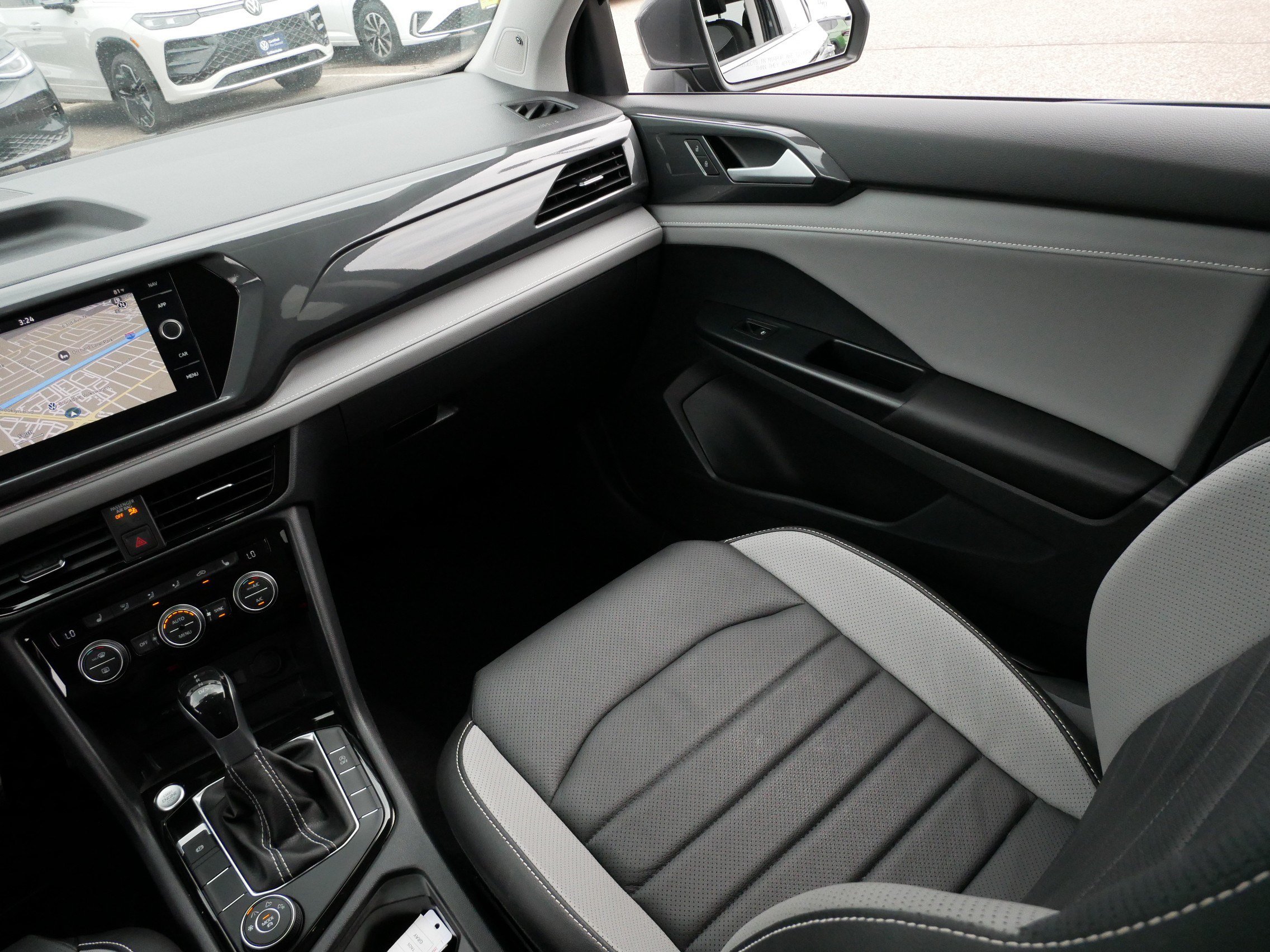 Certified 2023 Volkswagen Taos SEL AWD/4WD image 11