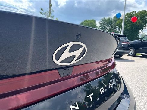 Used 2024 Hyundai Elantra SEL FWD image 8
