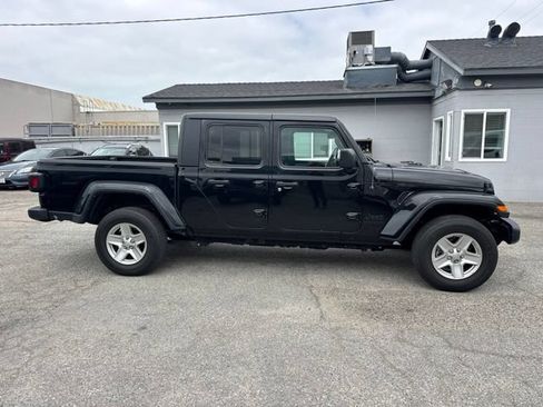 Used 2022 Jeep Gladiator Sport AWD/4WD image 4