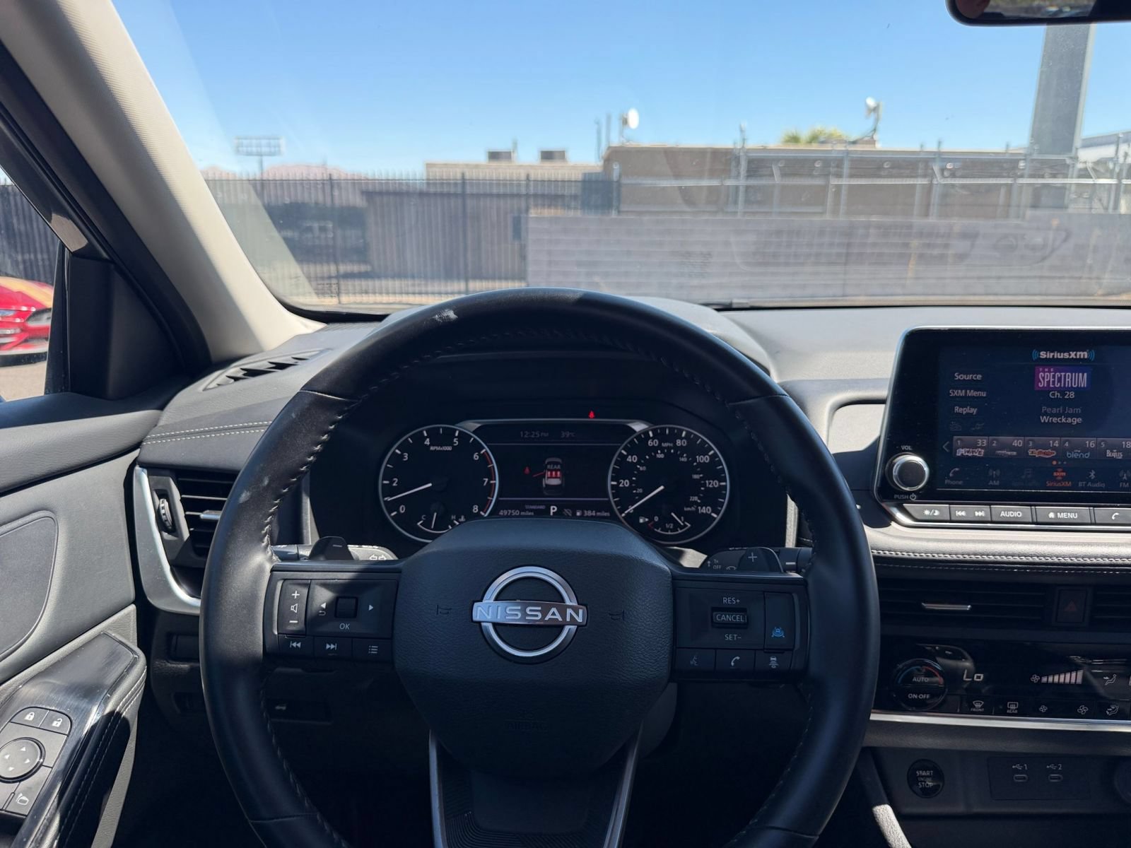 Used 2025 Nissan Rogue SV FWD image 34