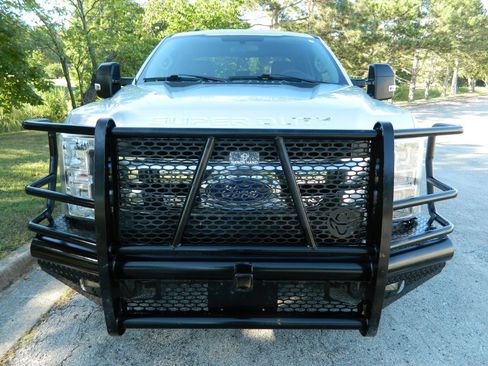 Used 2019 Ford F250 XLT w/ XLT Value Package AWD/4WD image 2