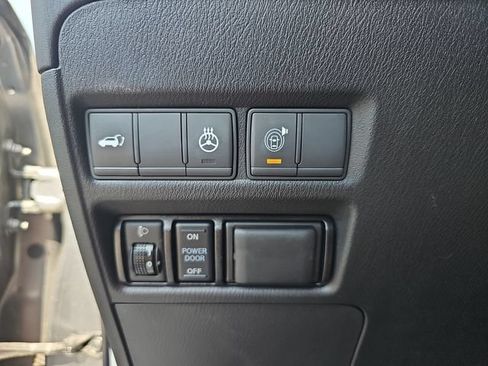 Used 2018 Nissan Armada Platinum w/ Interior Lighting Package AWD/4WD image 21