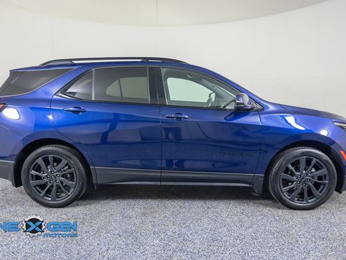 Used 2022 Chevrolet Equinox RS w/ LPO, Floor Liner Package FWD image 8