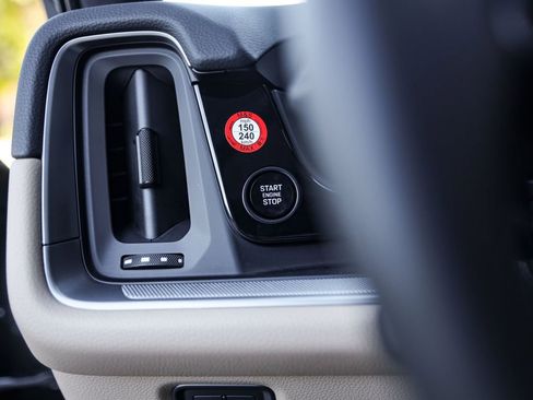 Certified 2026 Porsche Cayenne AWD/4WD image 21