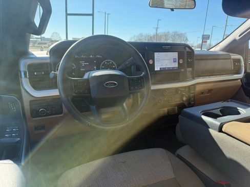 Used 2025 Ford F250 XLT image 4