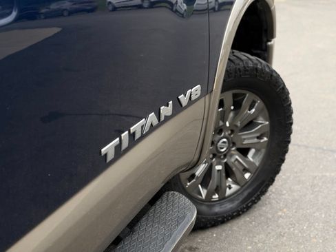 Used 2018 Nissan Titan SV AWD/4WD image 19