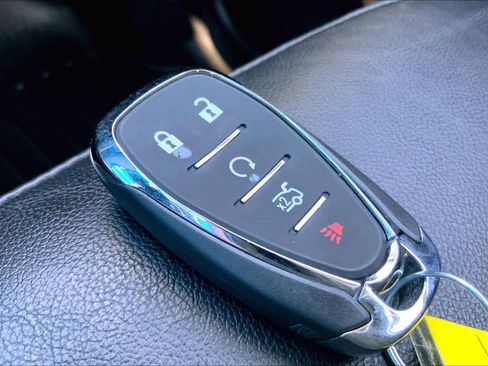 Used 2020 Chevrolet Traverse LT w/ LT Premium Package image 15