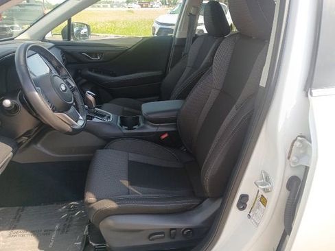Used 2025 Subaru Outback Premium AWD/4WD image 11